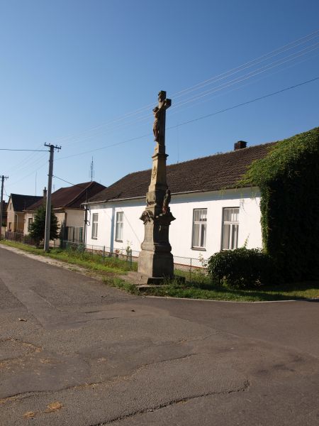 Moravičany, Zhánělův kříž, u Mateřské školy